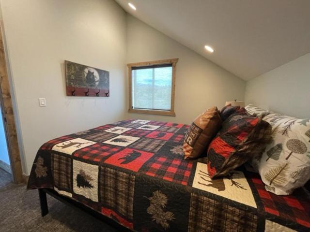 3501 Joseph Dr 30 Miles From Yellowstone Entrance! Island Park Exterior photo